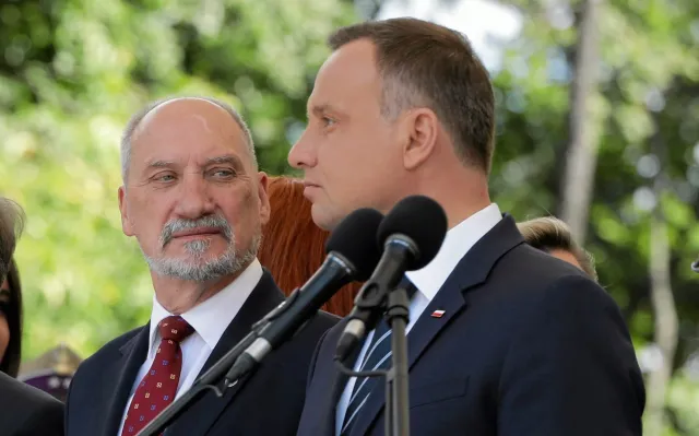 SKW pyta generała Kraszewskiego o wódkę i wycieczki na motocyklu. Rozmówcy DGP przekonują, że sprawa jest dęta