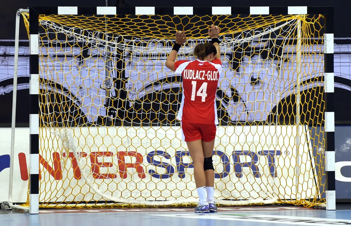 Karolina Kudłacz-Gloc po meczu grupy B mistrzostw świata w piłce ręcznej kobiet z Węgierkami