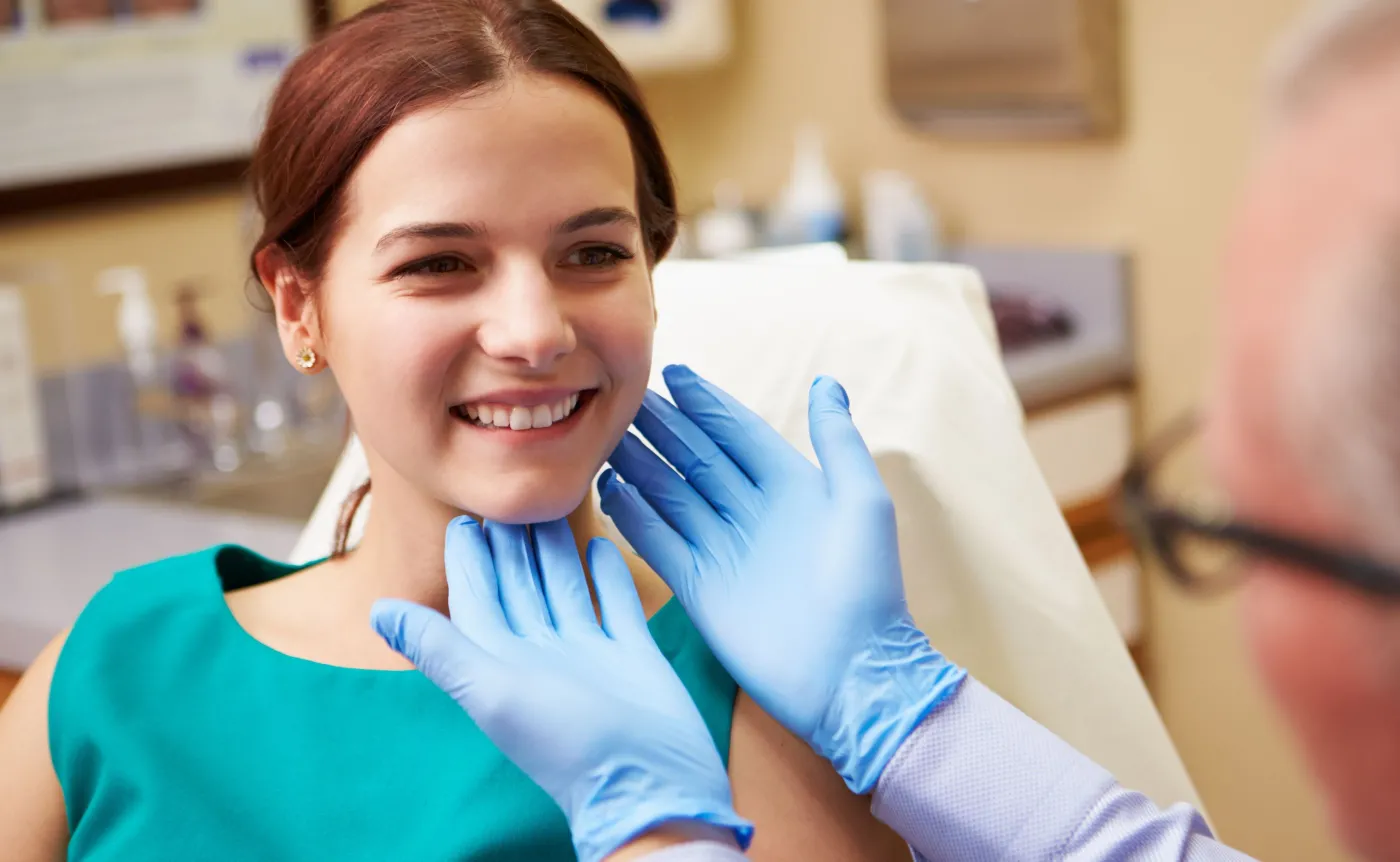 Dziewczyna u chirurga plastycznego