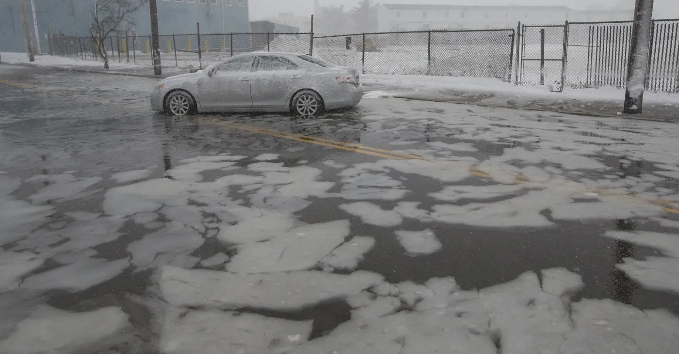 Woda na ulicach miasta Lynn, Massachusetts