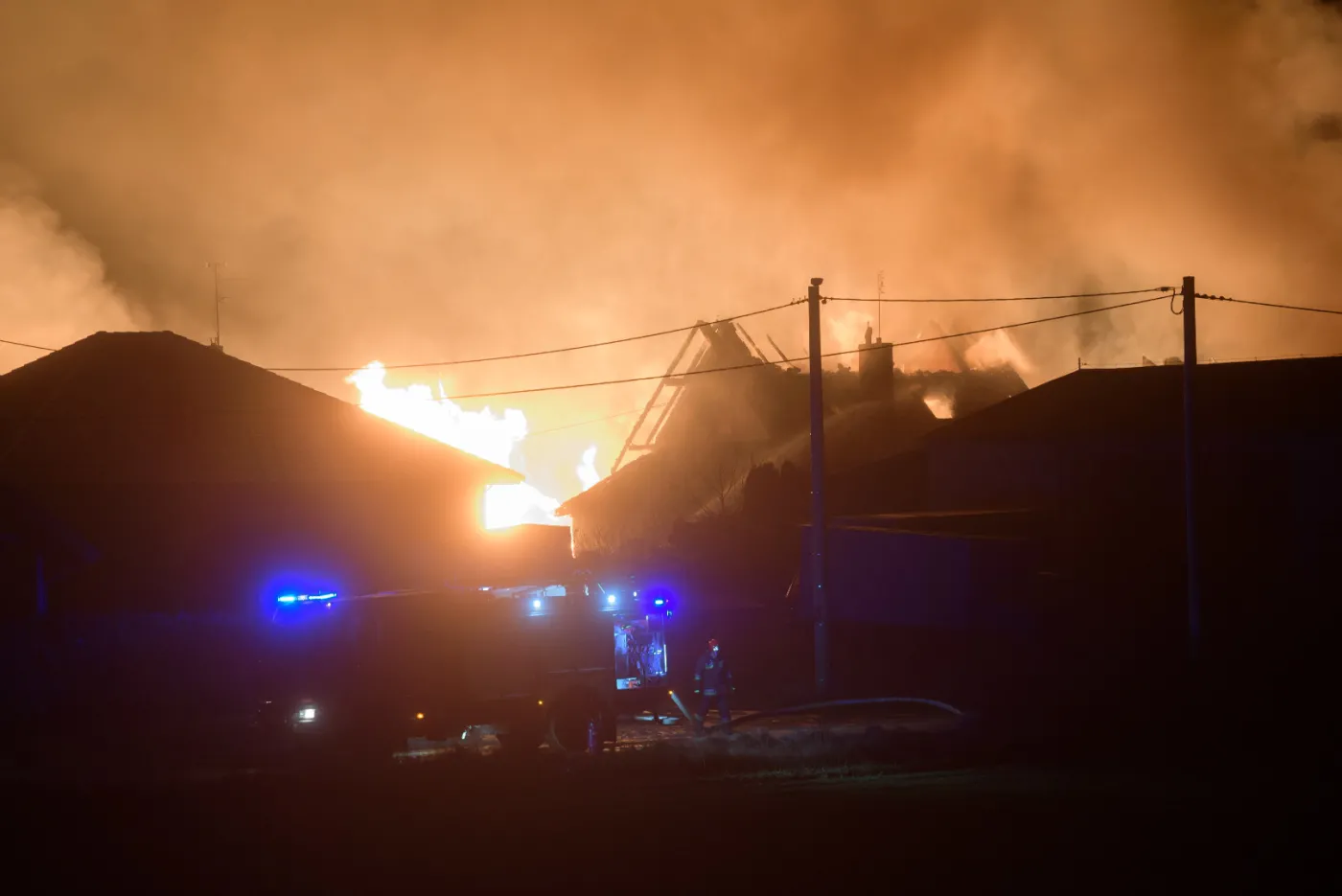 Wybuch gazociągu w Murowanej Goślinie. Kilka domów doszczętnie spalonych