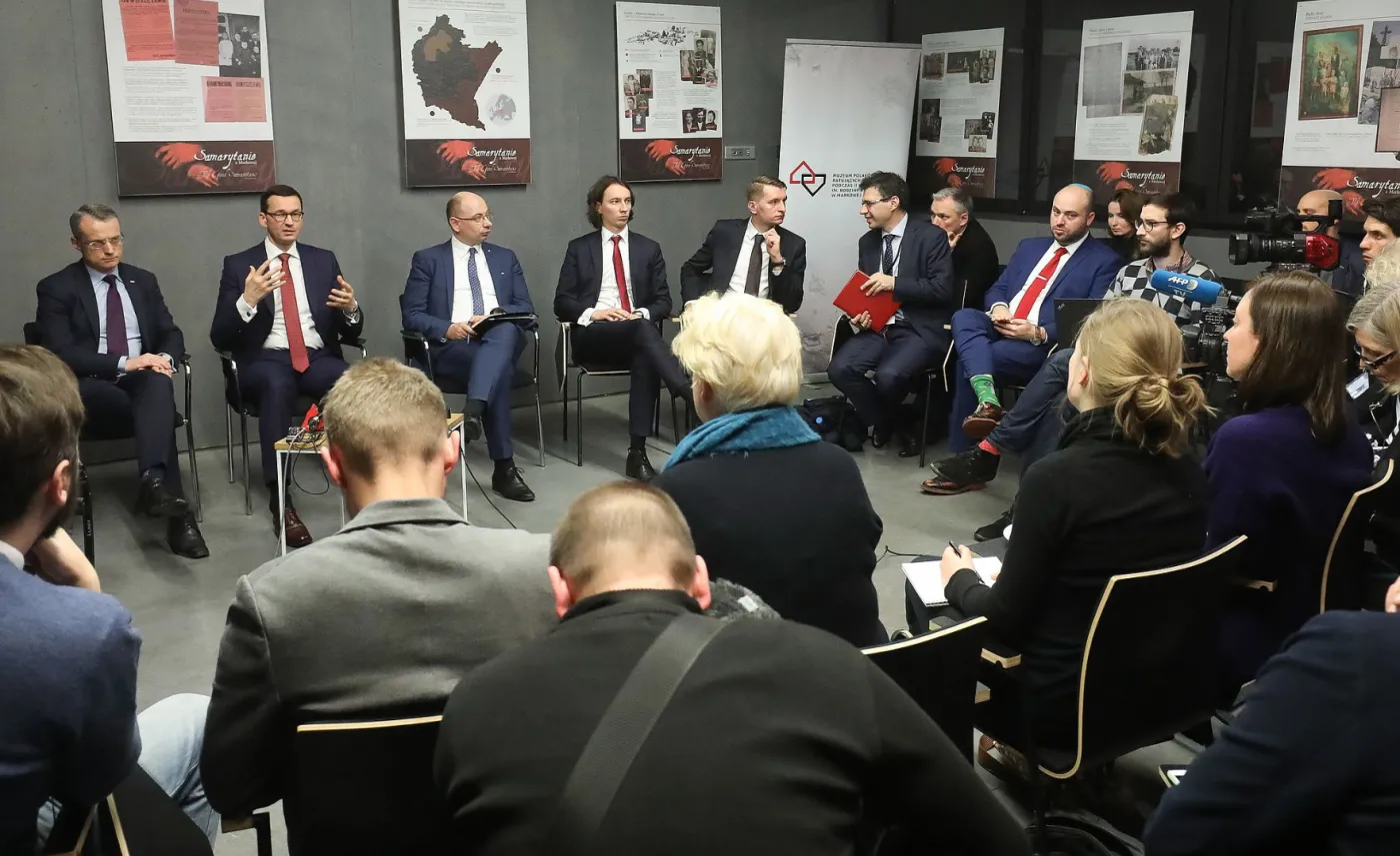 Premier na spotkaniu z dziennikarzami