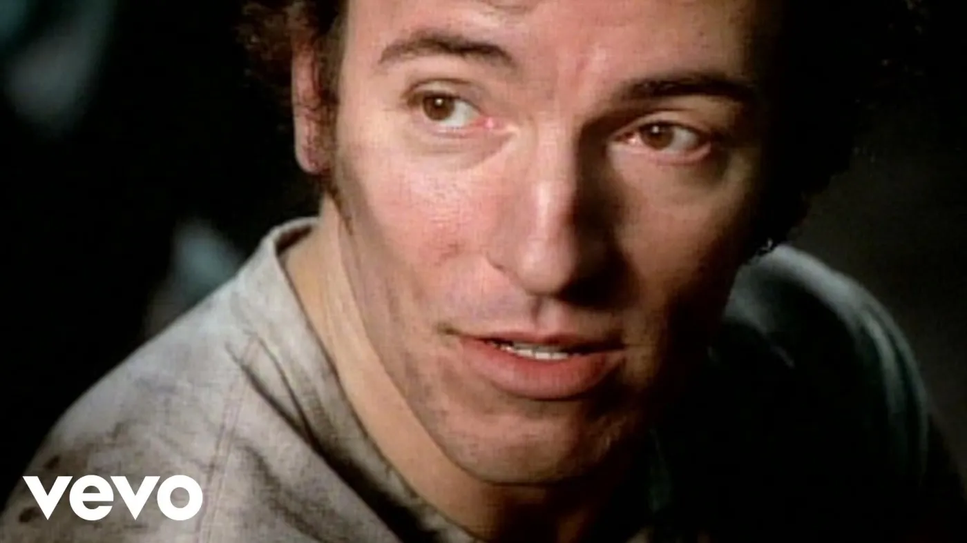 10773652-bruce-springsteen-i-m-on-fire.jpg