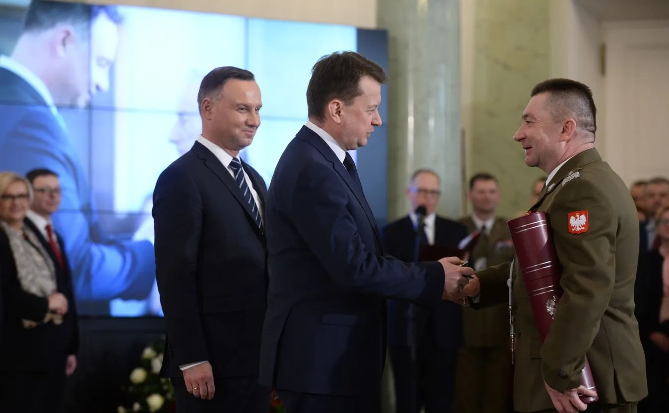 Prezydent Andrzej Duda wręczył nominację na stopień generała Leszkowi Surawskiemu