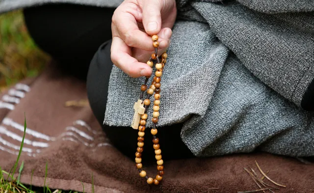Ks. Lemański skrytykował akcję "Różaniec do granic". "Będzie płacz i zgrzytanie zębów"