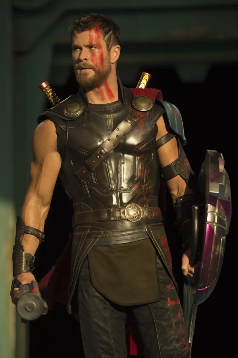 10496447-chris-hemsworth-w-filmie-thor.jpg