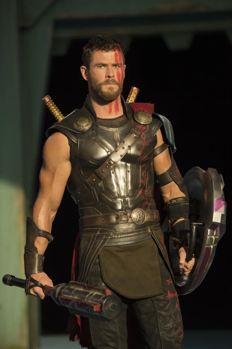 10496477-chris-hemsworth-w-filmie-thor.jpg
