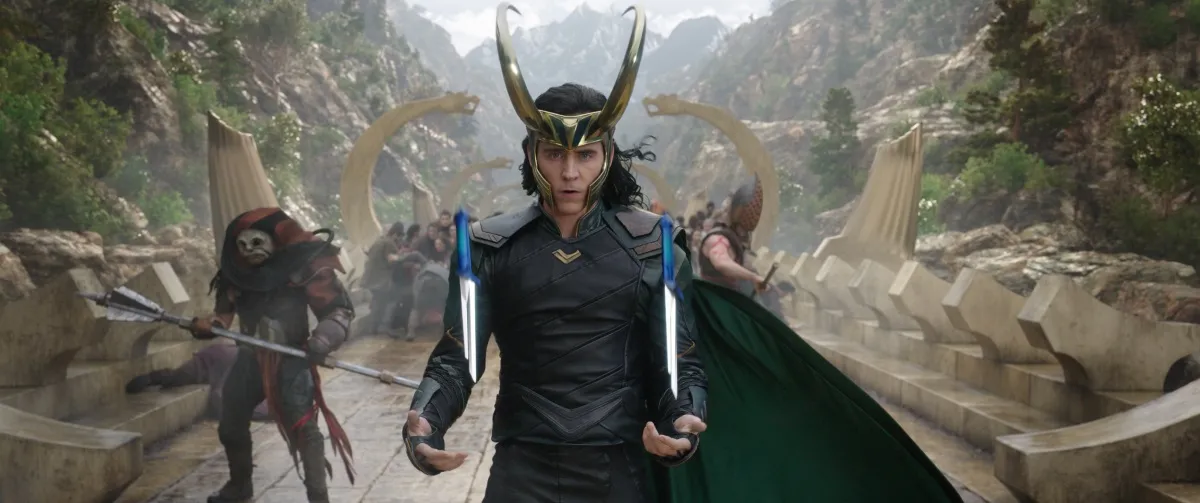 10496569-tom-hiddlestion-w-filmie-thor.jpg