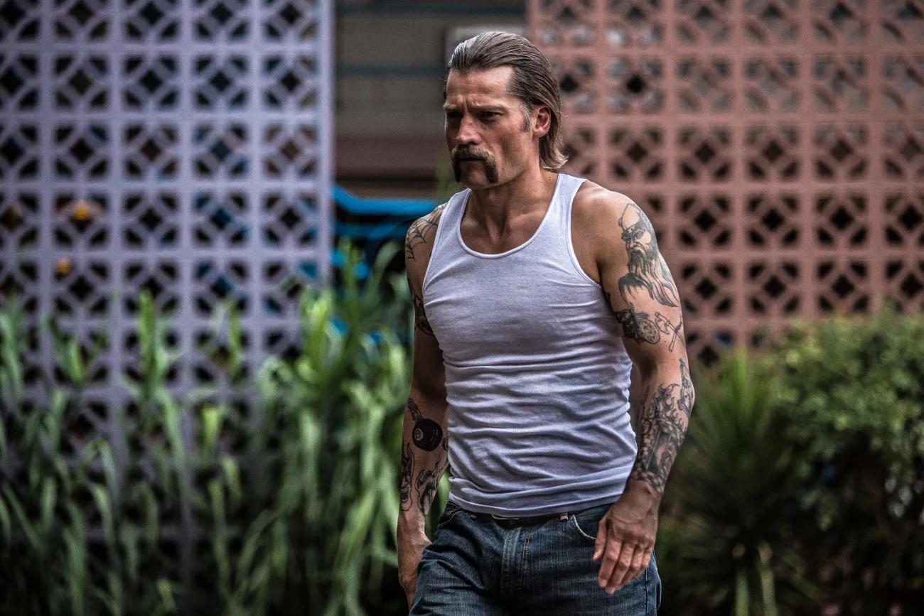 Nikolaj Coster-Waldau w filmie "Skazany". Polska premiera 27 października 2017 roku