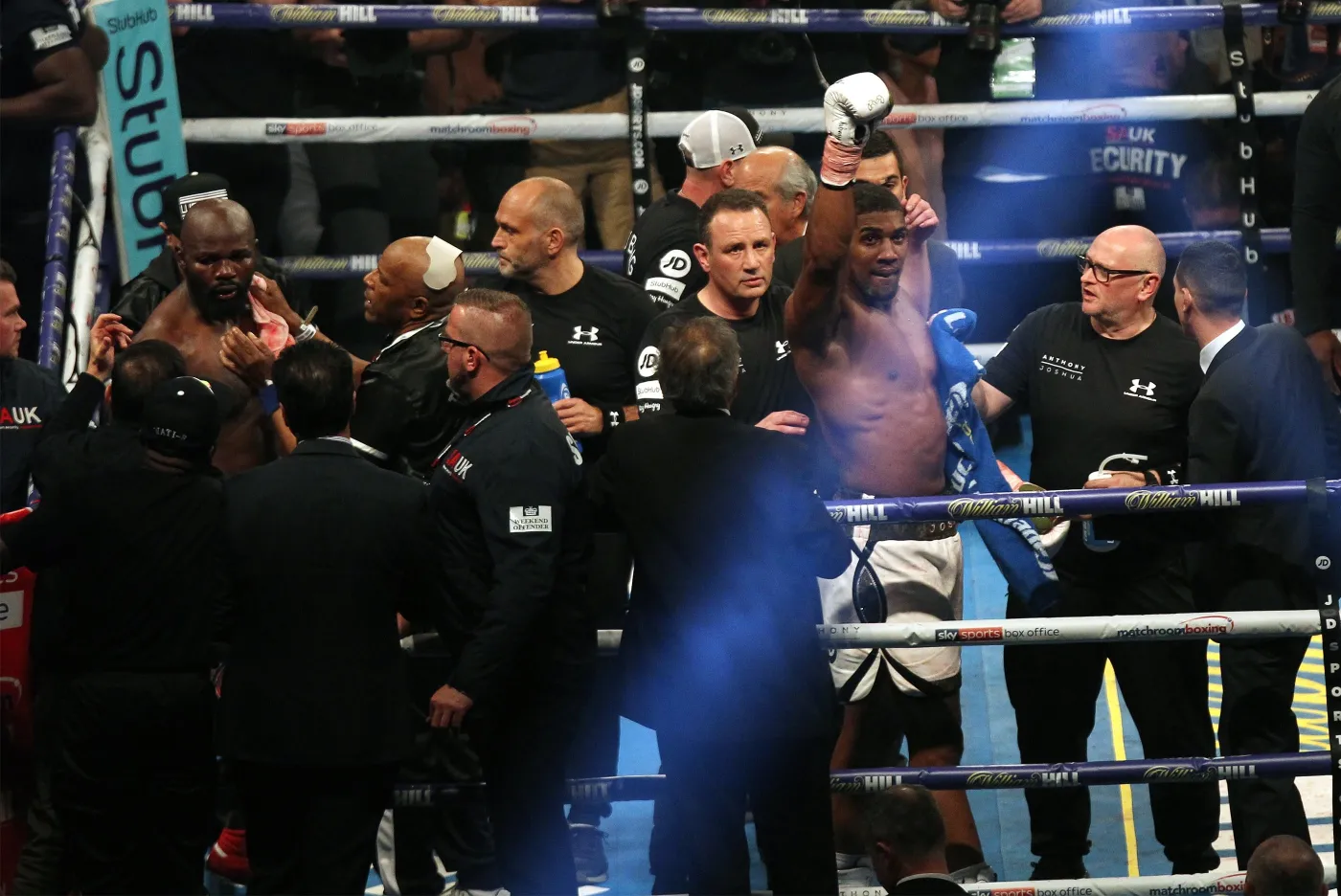 10538897-anthony-joshua-i-carlos-takam.jpg