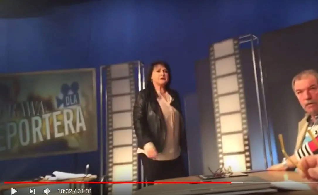 Elżbieta Jaworowicz wychodzi ze studia 