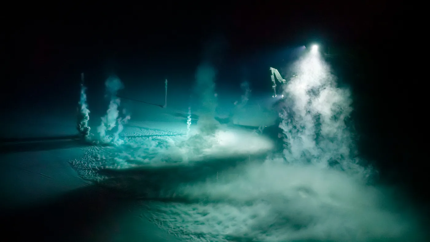 10566614-bpii-ep02-the-deep-02-embargoed.jpg
