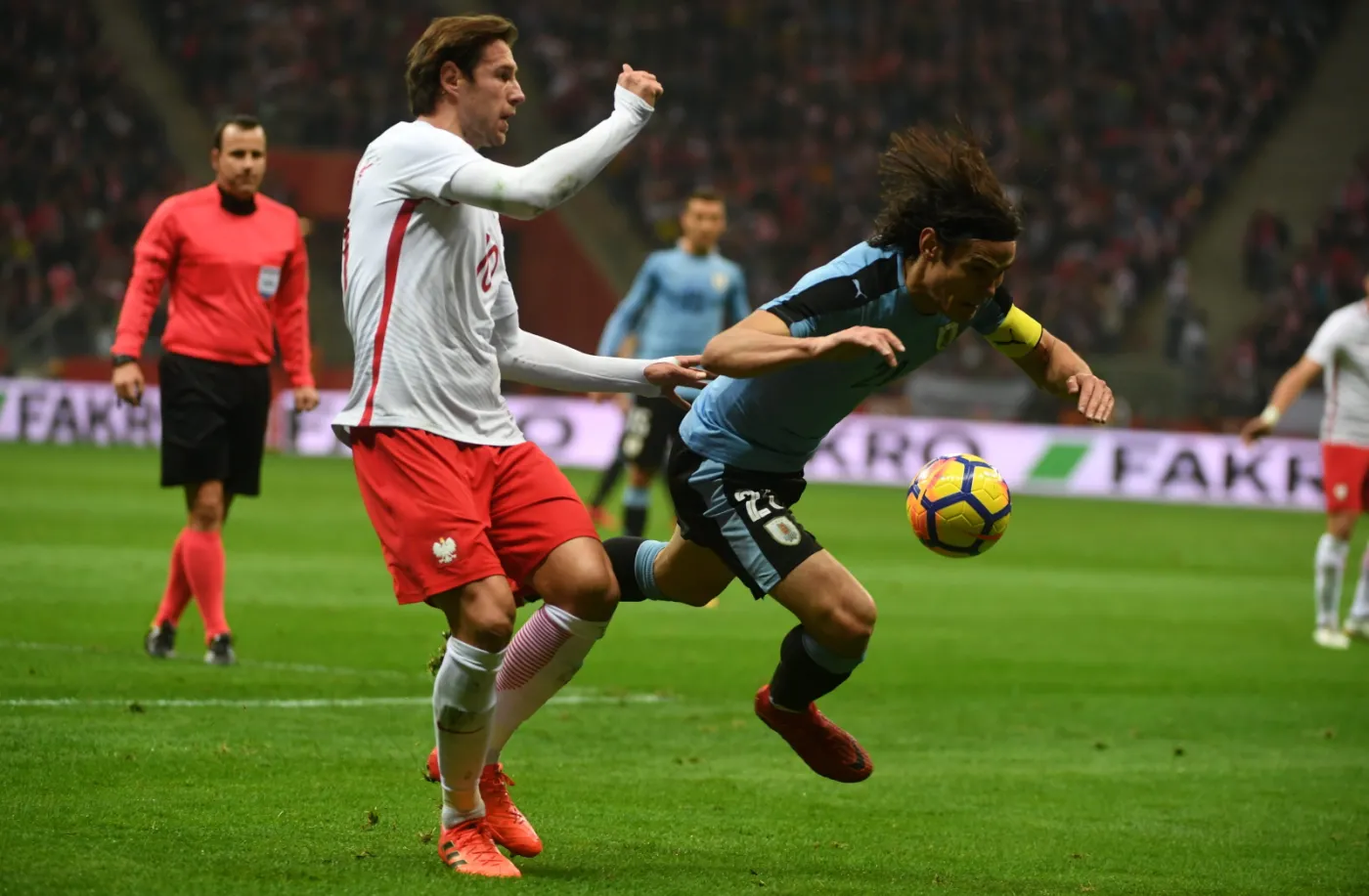 10569093-grzegorz-krychowiak-l-i-edinson.jpg