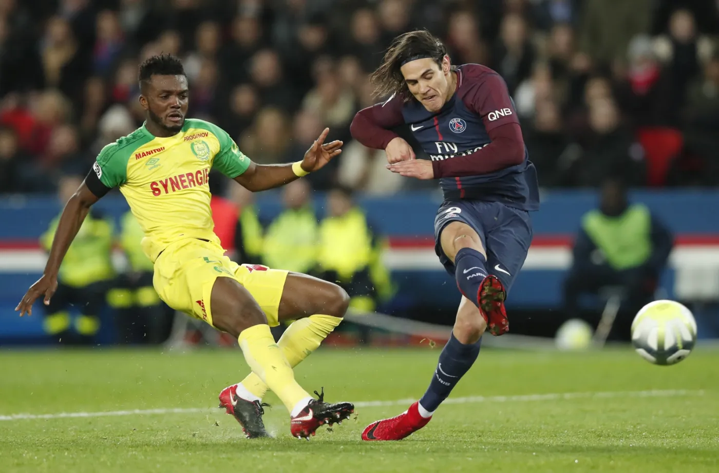 Edinson Cavani i Chidozie Awaziem