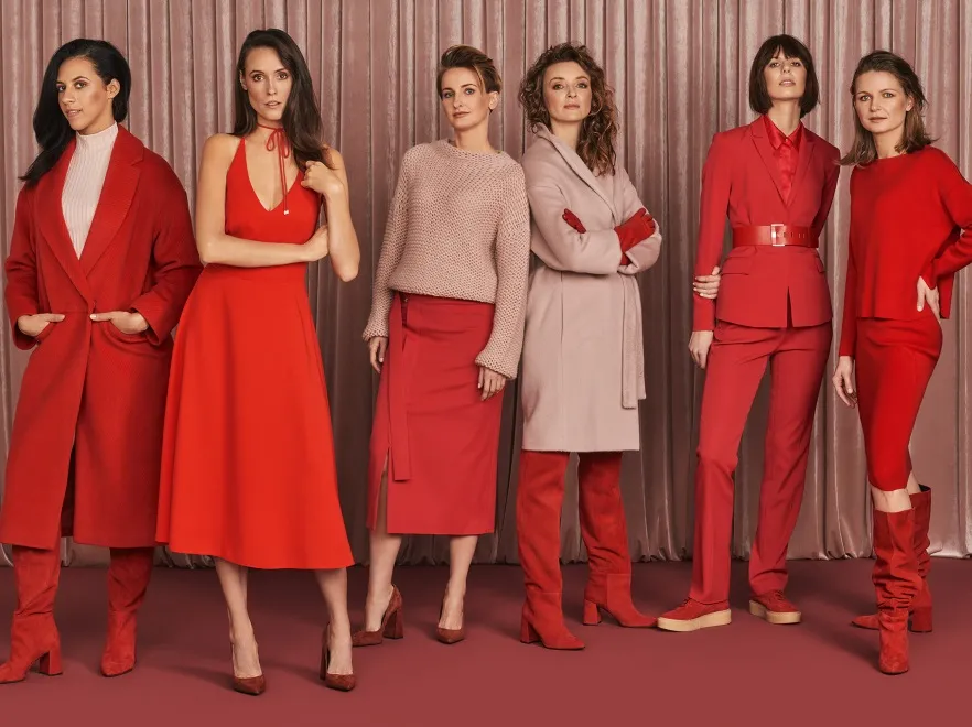 Pracownice firmy w roli modelek. Oryginalna kampania świąteczna Simple CP