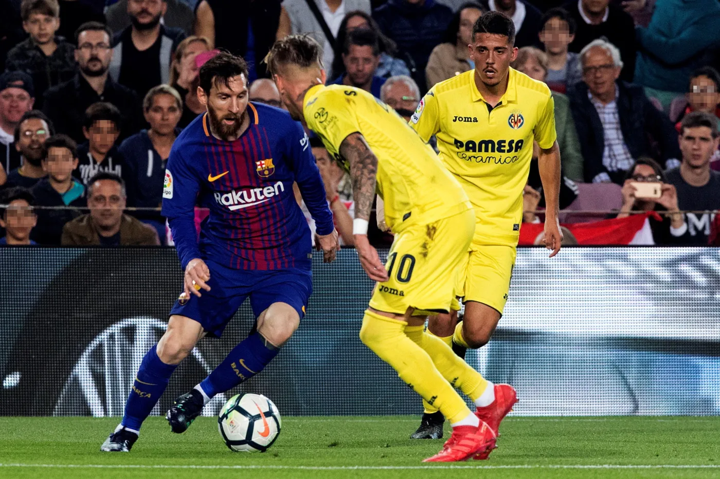Barcelona strzeliła pięć goli. Iniesta zaliczył genialne asysty. Real bez Ronaldo przegrał z Sevillą