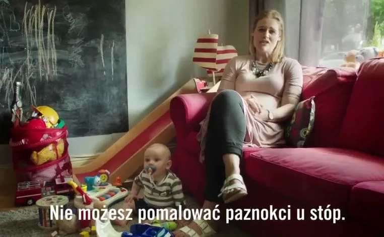 Kadr ze spotu Amnesty International