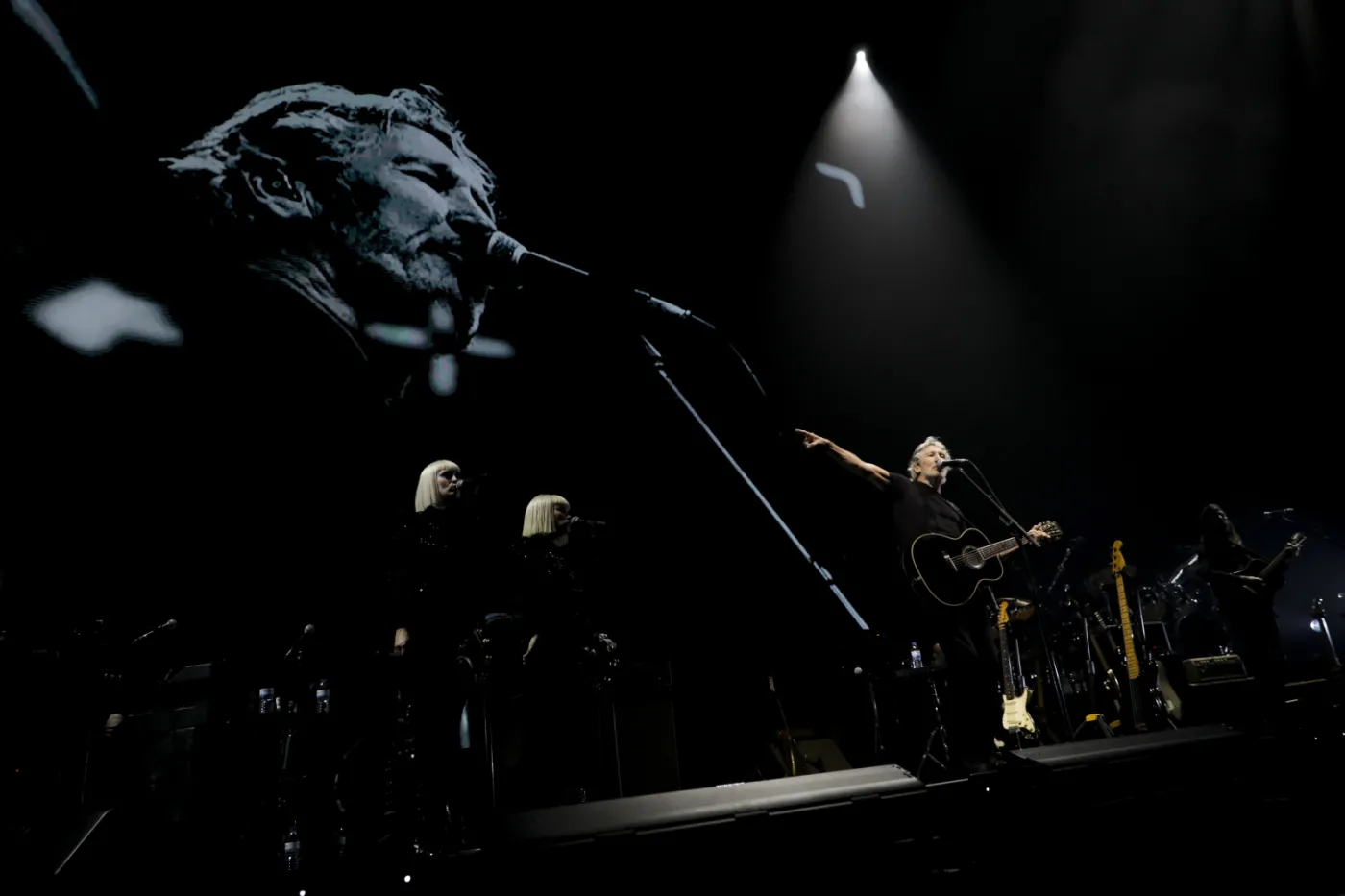 10981337-roger-waters-podczas-koncertu-w.jpg