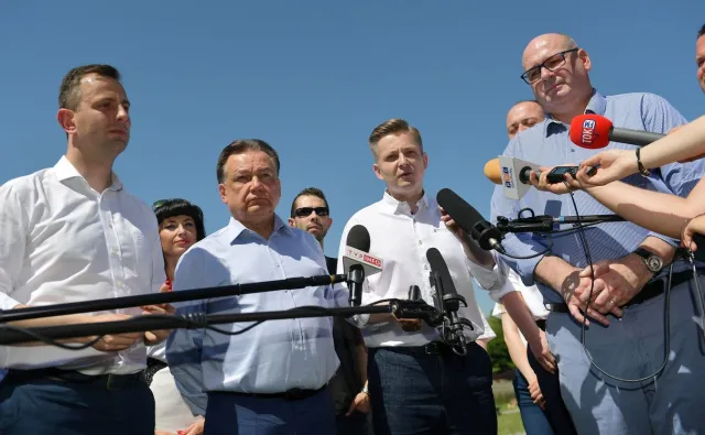 "Jedziesz z dzieckiem, parkujesz za darmo". Jakub Stefaniak z PSL proponuje "umowę warszawską"