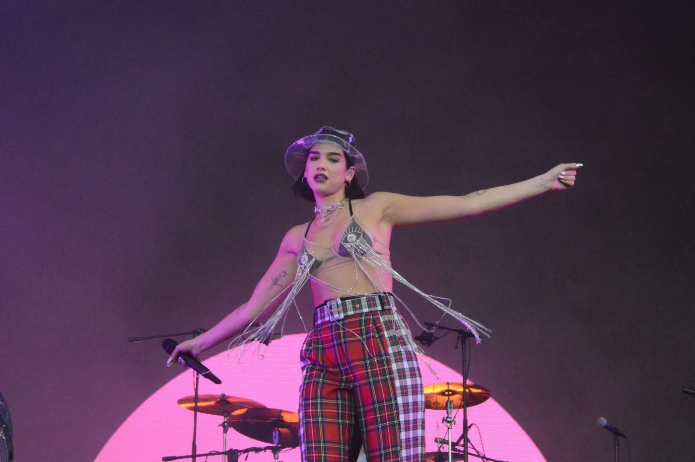 11005261-dua-lipa-podczas-orange-warsaw.jpg