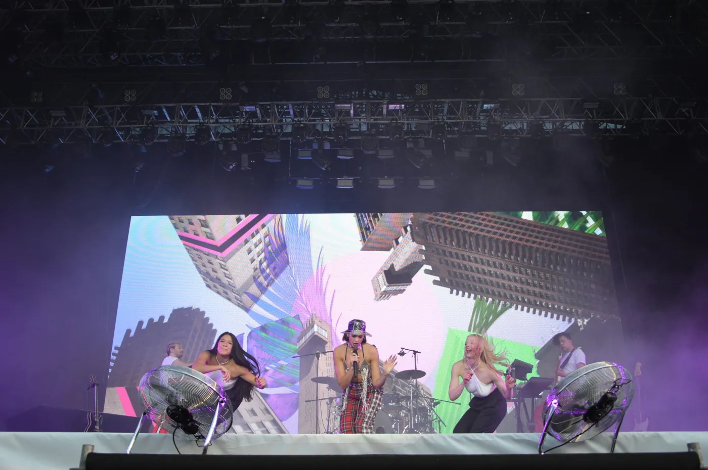 11005549-dua-lipa-podczas-orange-warsaw.jpg