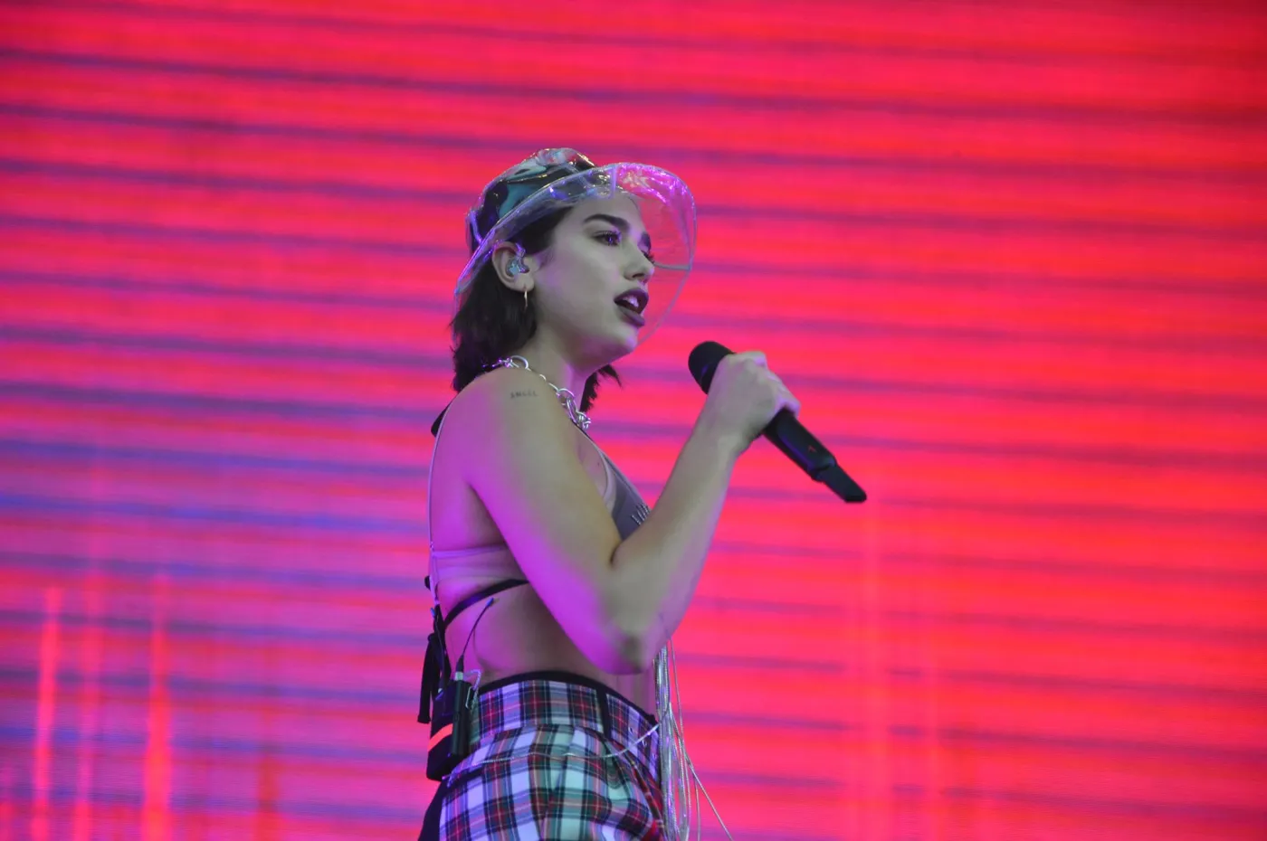 11005645-dua-lipa-podczas-orange-warsaw.jpg