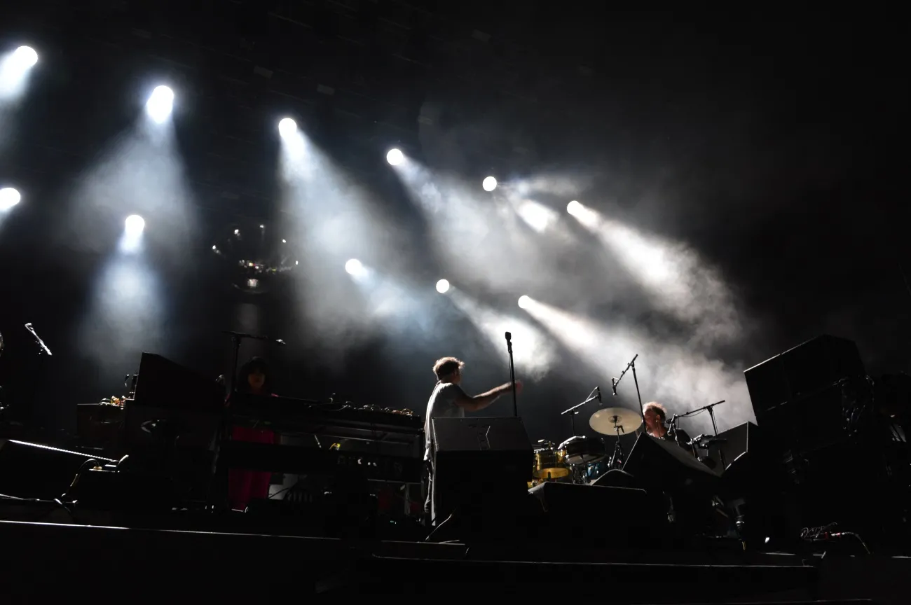 11007072-lcd-soundsystem-na-orange-warsaw.jpg