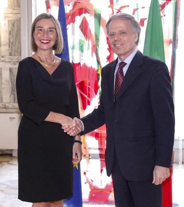 11042075-federica-mogherini-enzo-moavero.jpg