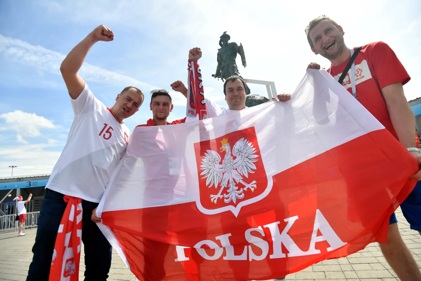 11050289-polscy-kibice-opanowali-moskwe.jpg