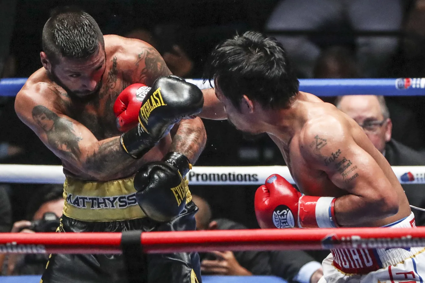 Manny Pacquiao pokonał przez techniczny nokaut Lucasa Matthysse i został mistrzem świata federacji WBA