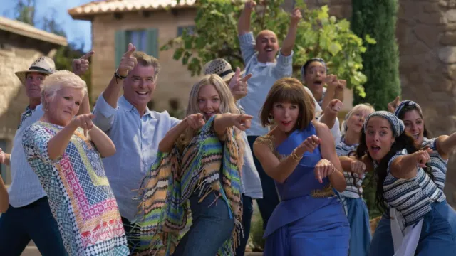 "Napoleon pod Waterloo się poddał". Twórcy Mamma Mia nie. Mamy wielki kinowy hit. "Mamma Mia: Here We Go Again" [RECENZJA]