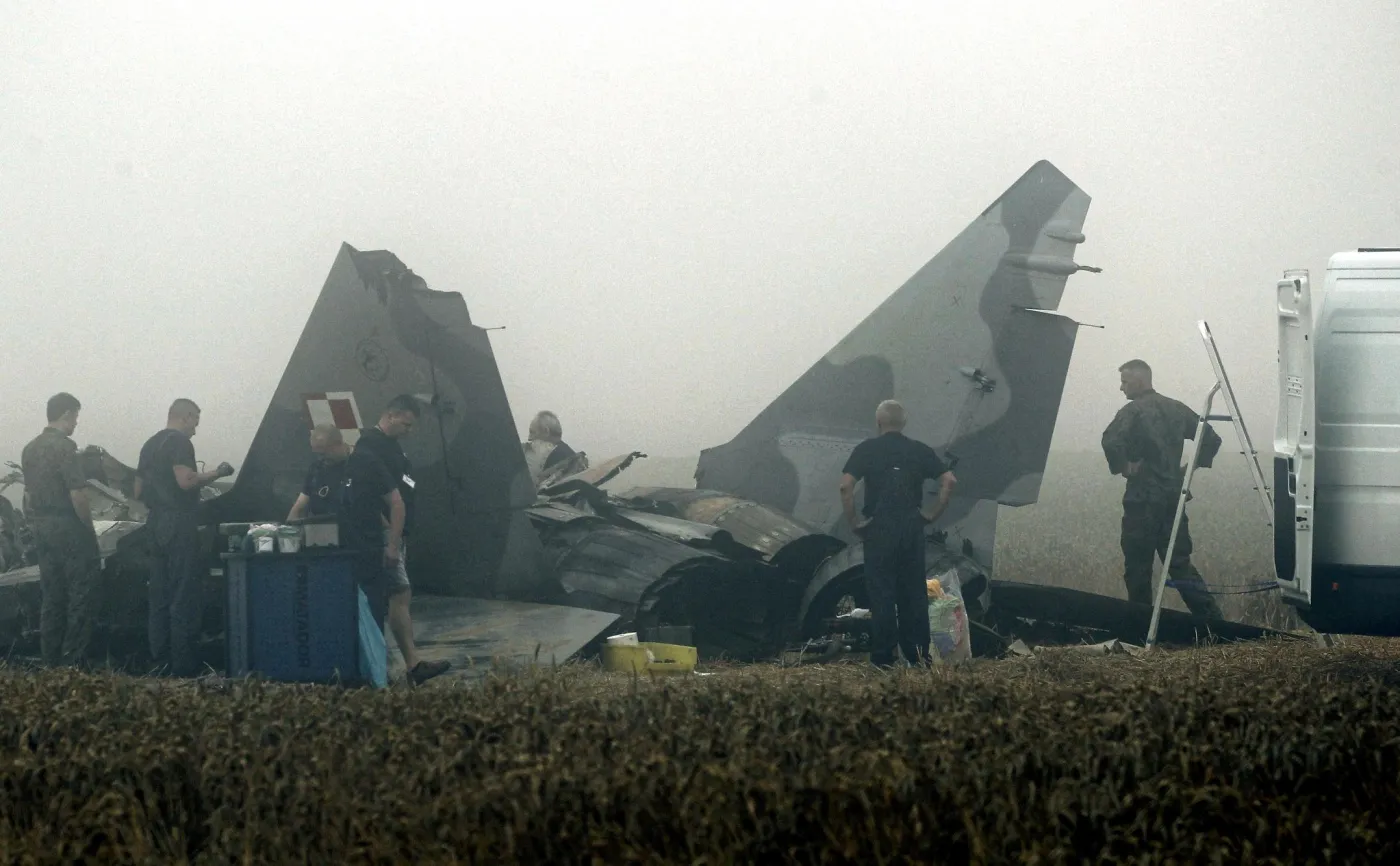Szczątki rozbitego MiG-29 pod Pasłękiem