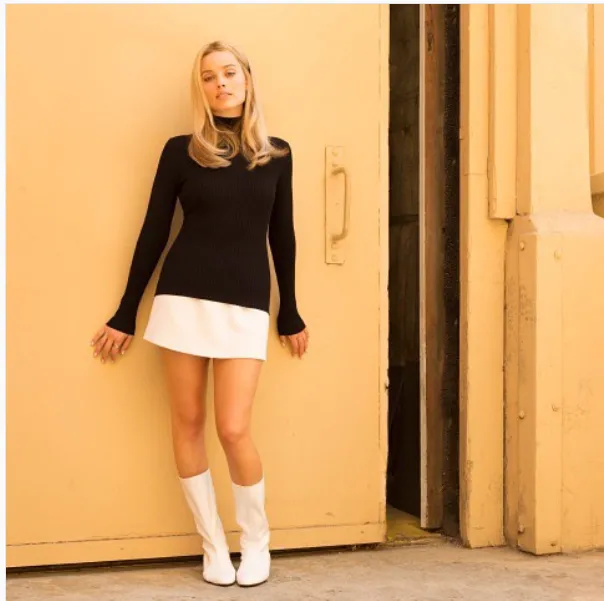 Margot Robbie jako Sharon Tate