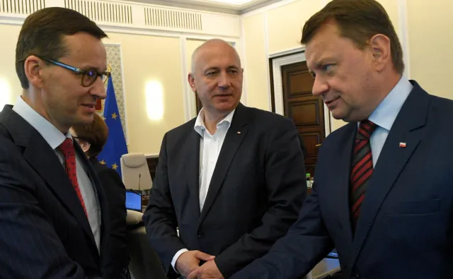 Premier Morawiecki utopi australijskie "adelajdy"? Prezydent Duda i minister Błaszczak mogą wrócić z niczym