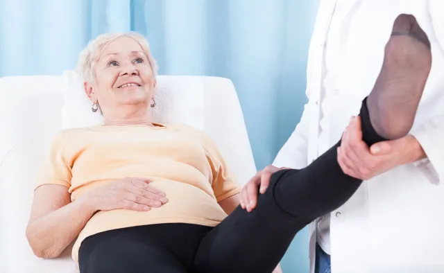 Eksperci: upadek starszej osoby to ryzyko przedwczesnej śmierci