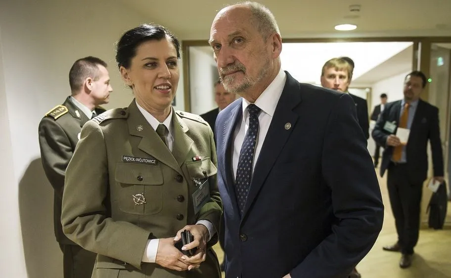 Anna Pęzioł-Wójtowicz i Antoni Macierewicz