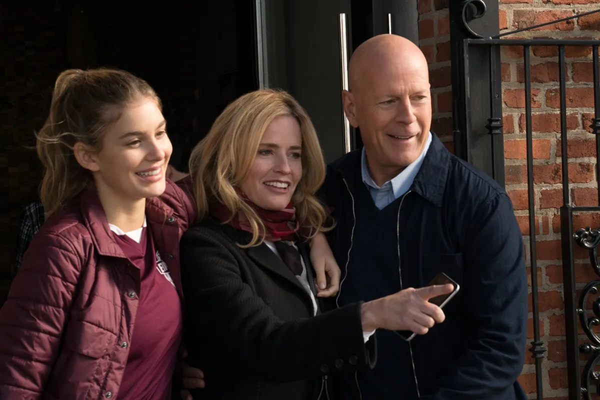10856841-bruce-willis-i-elisabeth-shue-w.jpg