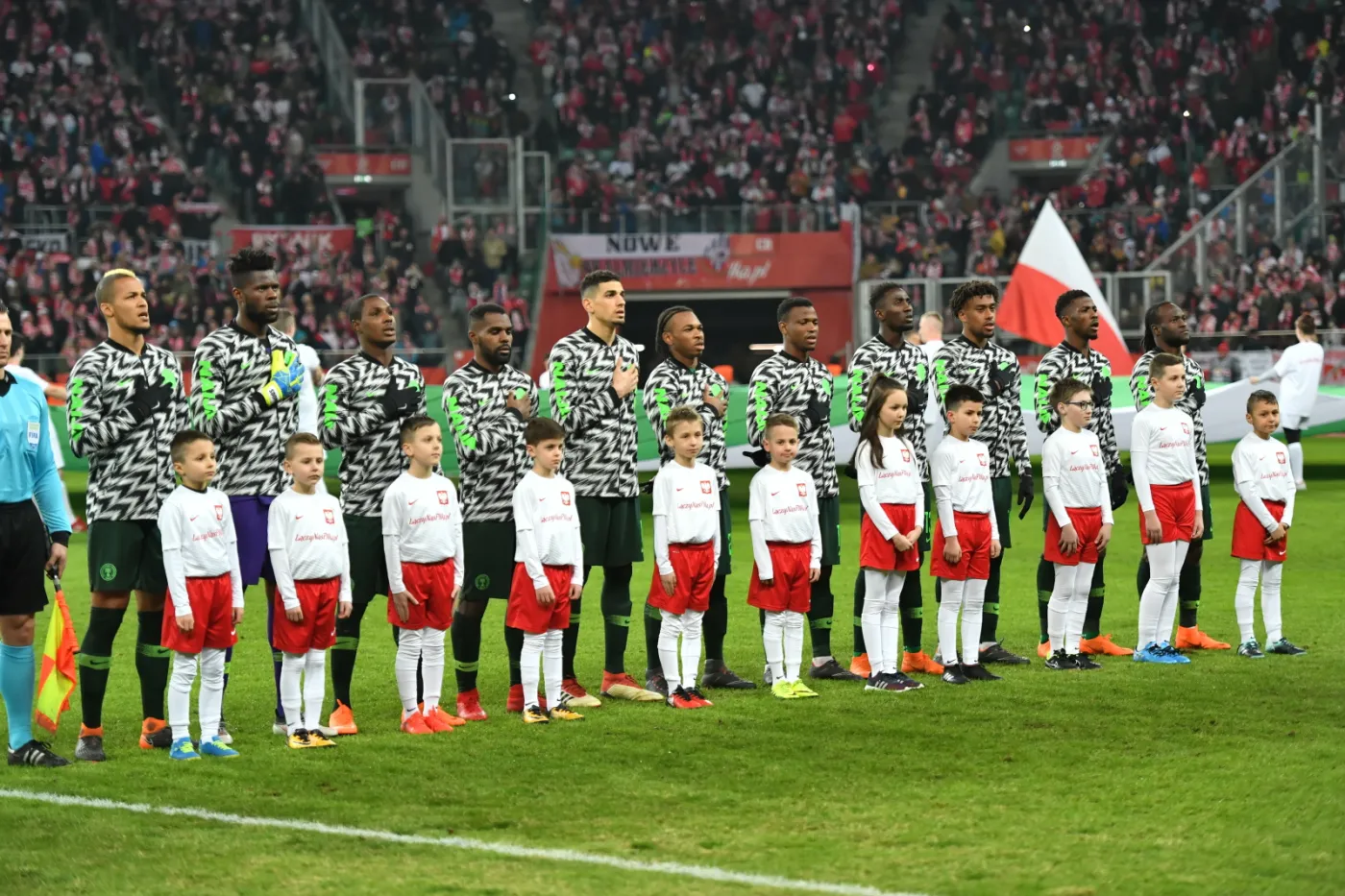 10862120-pilkarska-reprezentacja-nigerii.jpg