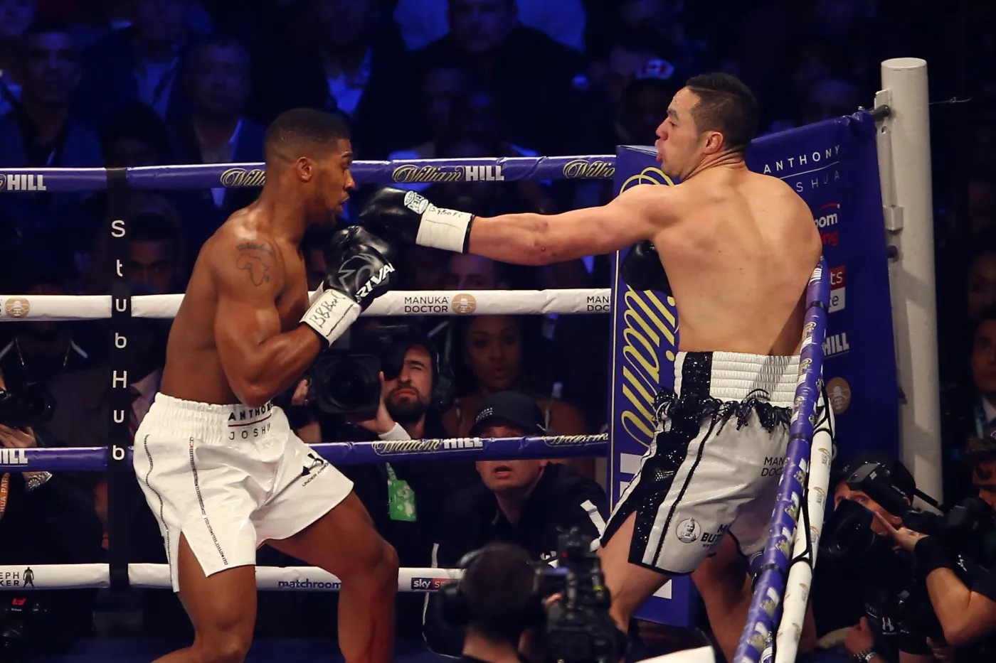 10877745-anthony-joshua-i-joseph-parker.jpg