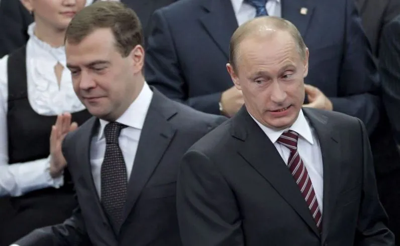 Dmitrij Miedwiediew i Władimir Putin
