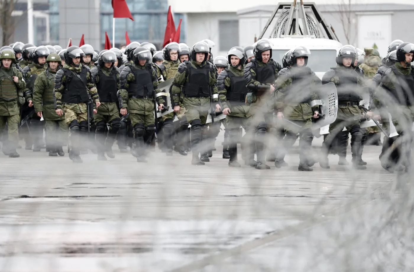 10919540-rosyjska-policja-cwiczy-przed.jpg