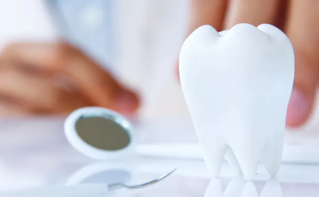 Komórki pozyskane z zębów będą leczyć raka? Nadzieja dla milionów pacjentów