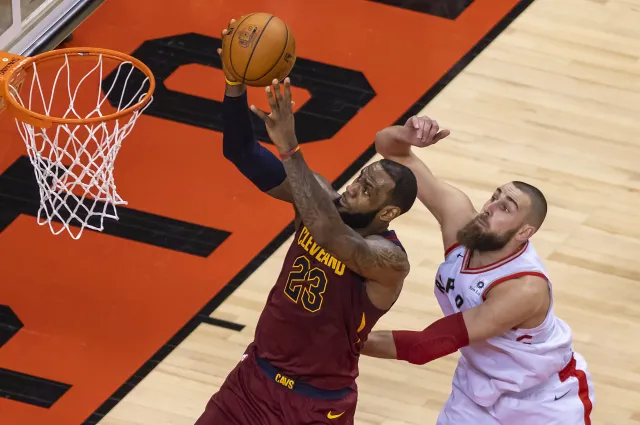 LeBron James zaliczył kosmiczny mecz. Drugie zwycięstwa Cavaliers i Celtics