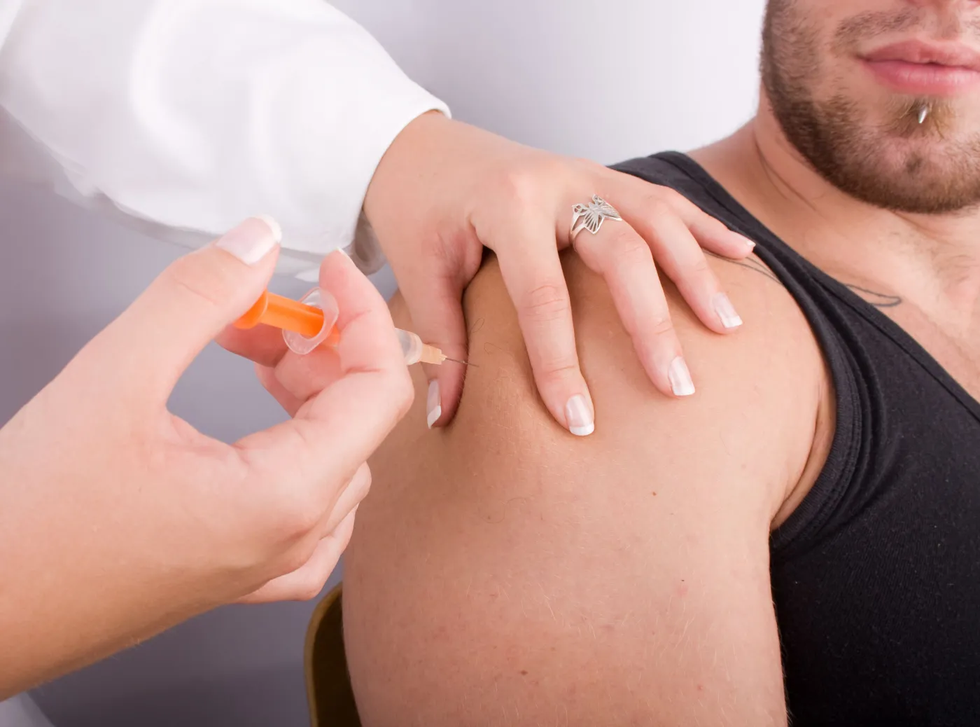 szczepienie szczepionka zastrzyk