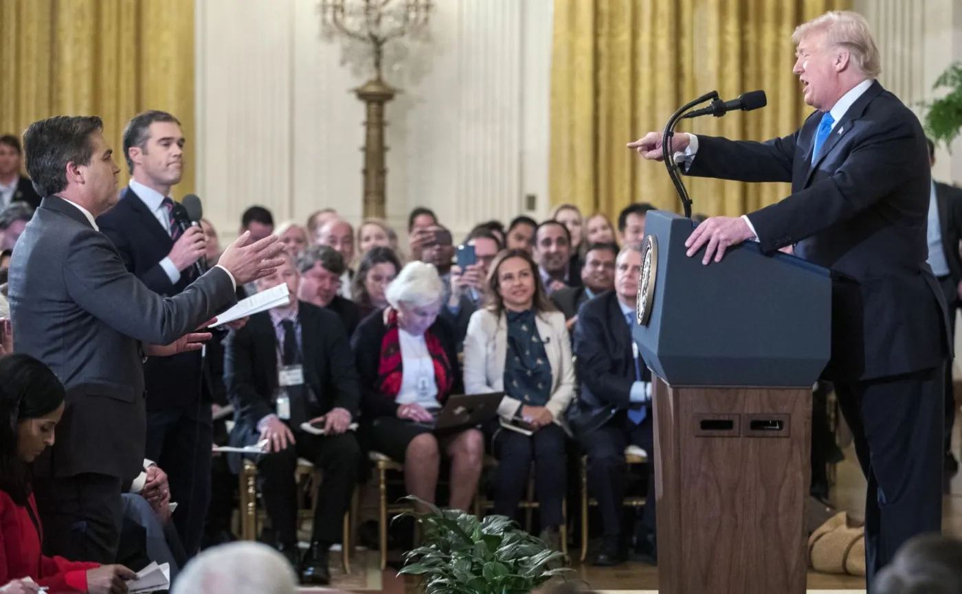 Starcie Donalda Trumpa z Jimem Acostą na konferencji prasowej w Białym Domu