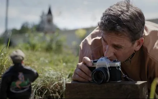 Kadr z filmu "Witajcie w Marwen"