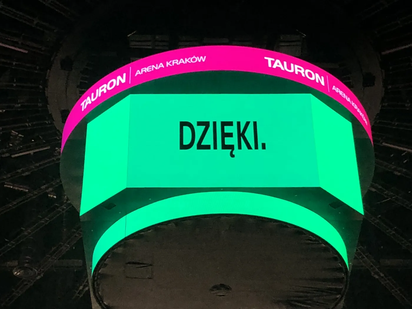 To jest nieautoryzowane zdjęcie z koncertu Dawida Podsiadły. Na autoryzowane musicie jeszcze trochę poczekać