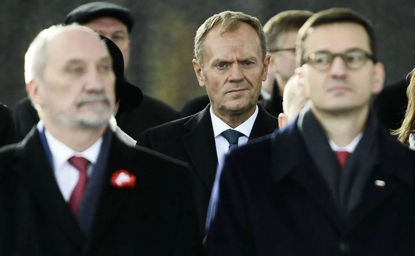Antoni Macierewicz, Donald Tusk i Mateusz Morawiecki