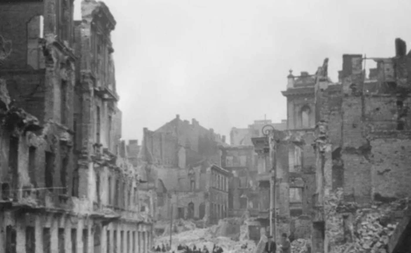 Rosja odtajniła raport marszałka Żukowa z 1945 o Warszawie. "Miasto jest martwe"