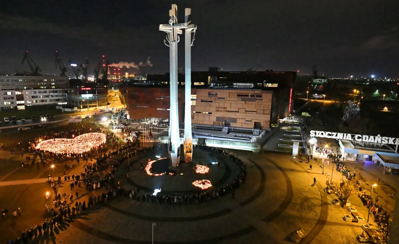 Kolejka do Europejskiego Centrum Solidarności
